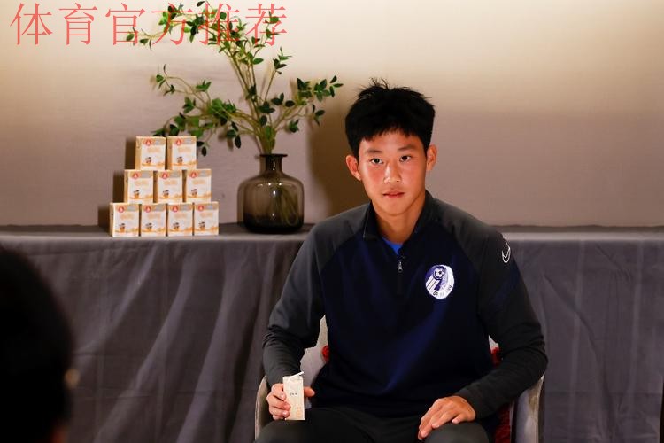 第一届中国青少年足球联赛总决赛江西于都揭幕 为中国青训加油，为足球长征鼓掌